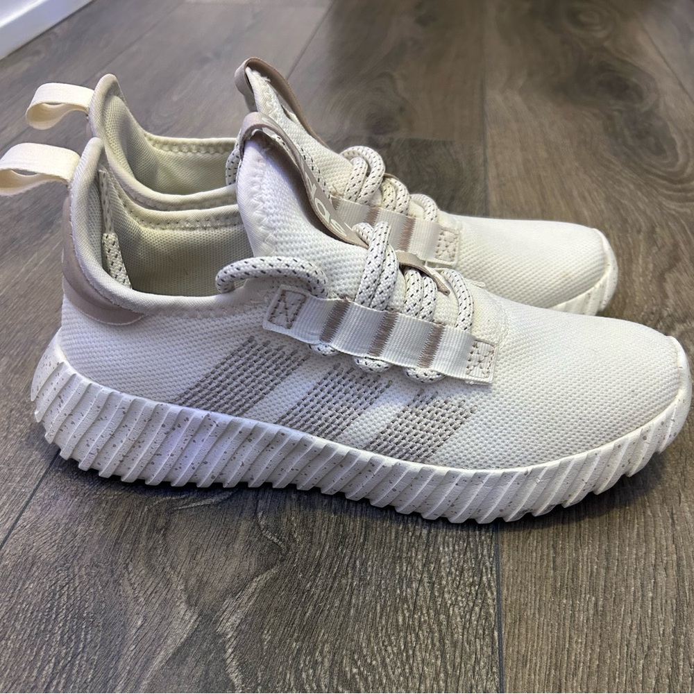 Adidas Women’s Kaptir Flow Sneakers – Off White/Beige – Size 8